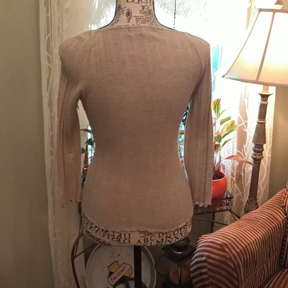 Womens NWOT Almost Famous  beige pullover sweater with button front. medium - Picture 3 of 6